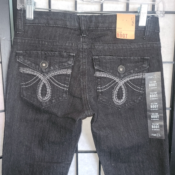 LAST CHANCERue 21 Black Bootcut Jeans - Picture 5 of 5